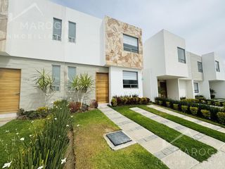 Casa en Venta en Pachuca De 3 Recámaras En Fraccionamiento Con Amenidades Alberca y Canchas