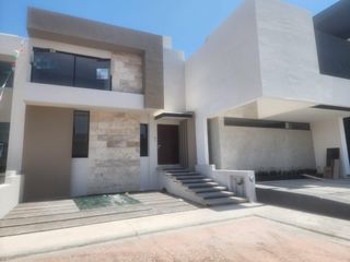 Casa en  Venta en Fraccionamiento privado con Casa Club