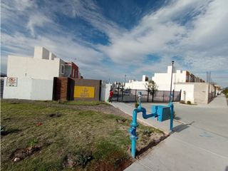 CASA DUPLEX EN VENTA, FUENTES DE BALVANERA, APASEO EL GRANDE GTO
