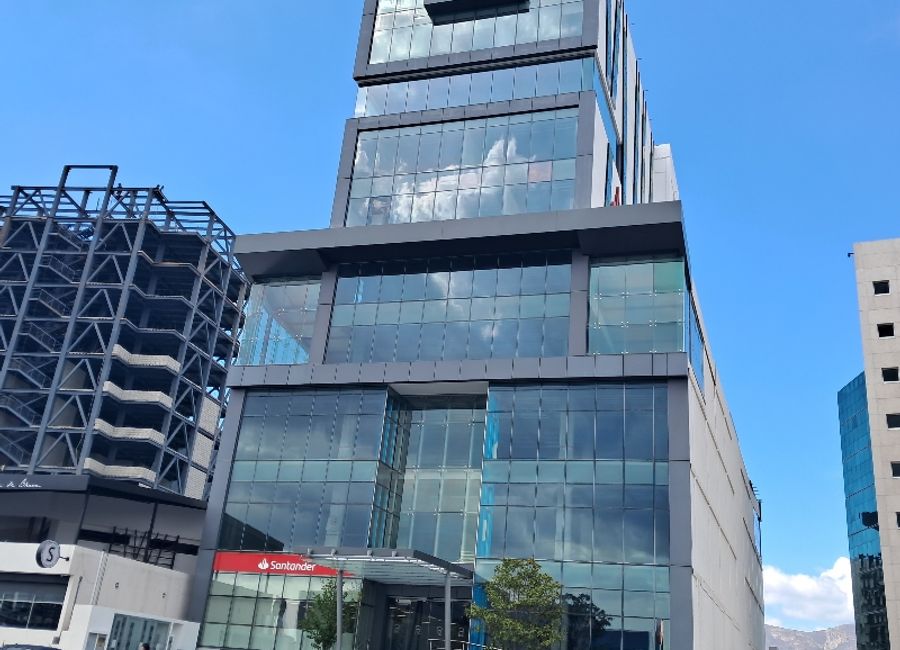 Espacio para consultorios en Renta en Zona Plateada, plaza Ribara