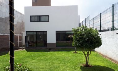 CASA EN VENTA EN VILLAS DE  IRAPUATO