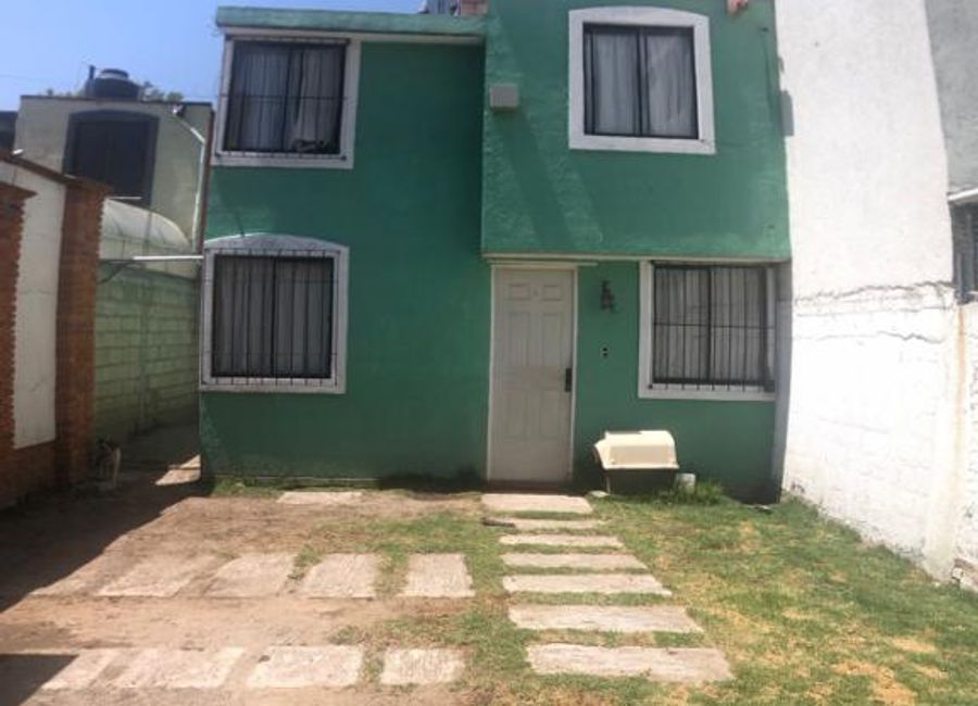 VENTA DE CASA EN FRACCIONAMIENTO LOS SAUCES TOLUCA