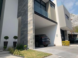 Casa en venta en Colinas Del Valle en Monterrey