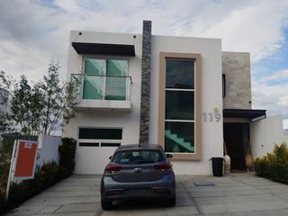 Preciosa Residencia en Cumbres del Lago, 4ta Recamara, 5.5 Baños, Gran Jardín,.