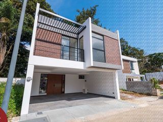 Casa a la venta en Coatepec, exclusivo residencial privado