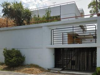 Casa con uso de suelo 839 m2 en las Lomas de Chapultepec.