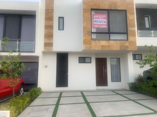Casa en renta dentro de condominio en San Isidro Juriquilla