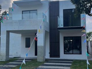 Casa en Venta en Fracc. Los Encinos, Altamira Tamaulipas.