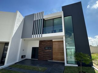 Casa en Venta dentro de Coto Valle Imperial