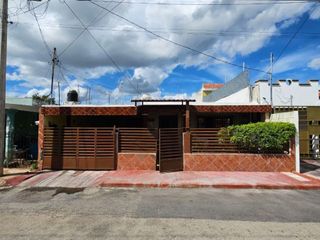 Casa en venta en Mérida ubicada en Cordemex, cerca de comercios y playas