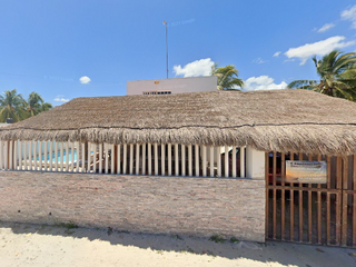 Casa EQUIPADA de 3 Recámaras y 3 Baños a 50mts de la Playa en Chelem Puerto