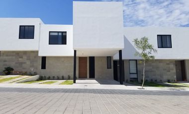 Casa en Venta Queretaro, El Marques, Fracc. Zibata Grandes Espacios