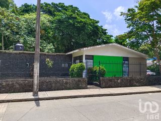 Casa en venta en calle Gutiérrez Zamora de San Andrés Tuxtla, Veracruz.