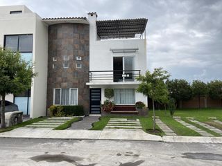 casa en renta toluca, fuentes de san jose, dentro de fraccionamiento.