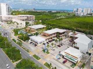 Renta de Local Comercial en Planta Alta de 157.60 m2 en Av. Bonampak, Zona Hotelera, Cancún, Quintana Roo.