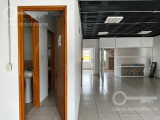 Renta de Oficina en Primer Nivel con 159 m2 en calle Fco. I. Madero, Col. María de la Piedad, Coatzacoalcos, Ver.