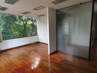 Oficina 270m2 acondicionada en piso 1 con multiples privados en colonia Juarez