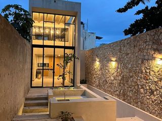 “Casa Naranja” recién remodelada en venta en zona Centro