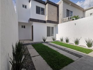 Casa sola, NUEVA equipada con jardín cerca de Cuernavaca