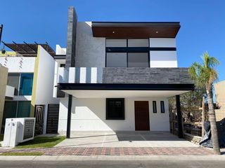 VENTA CASA EN TERRANOVA CORREGIDORA