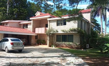 Casa de 3 Habitaciones, Piscina, 1700 m2 de Terreno en Club de Golf La Ceiba