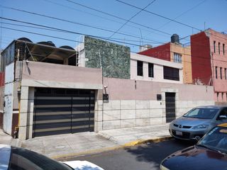 Casa en venta a pie de Calle, av 15 de Mayo, Diagonal Defensores, Puebla.