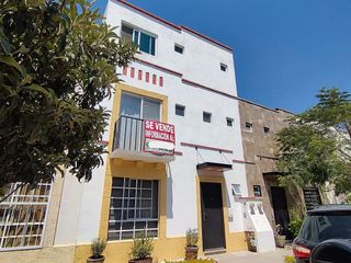 Casa en venta 3 recamarás con baño c/u y roof garden Fracc El Dorado León Gto.