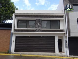 Venta de Casa en Fraccionamiento Morada del Quetzal Xalapa, 3 recámaras y Jardín