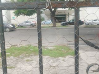 Casona Antigua  frente a la clinica Mérida para remodelar