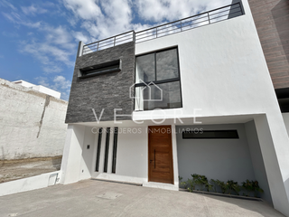 CASA EN VENTA EN SOLARES, ZAPOPAN