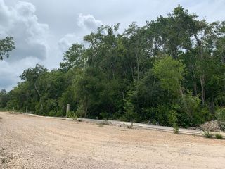 Terreno en zona La Veleta, Tulum, en venta