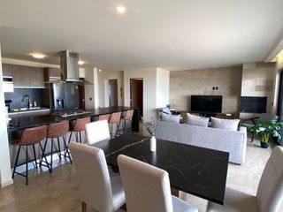 Se renta departamento amueblado con cuarto de servicio