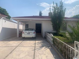 CASA EN VENTA JURICA  OPORTUNIDAD