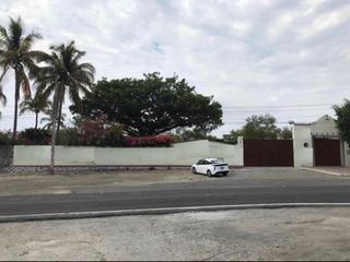Ideal Super mercado, frente a la carrera federal Mexico Acapulco