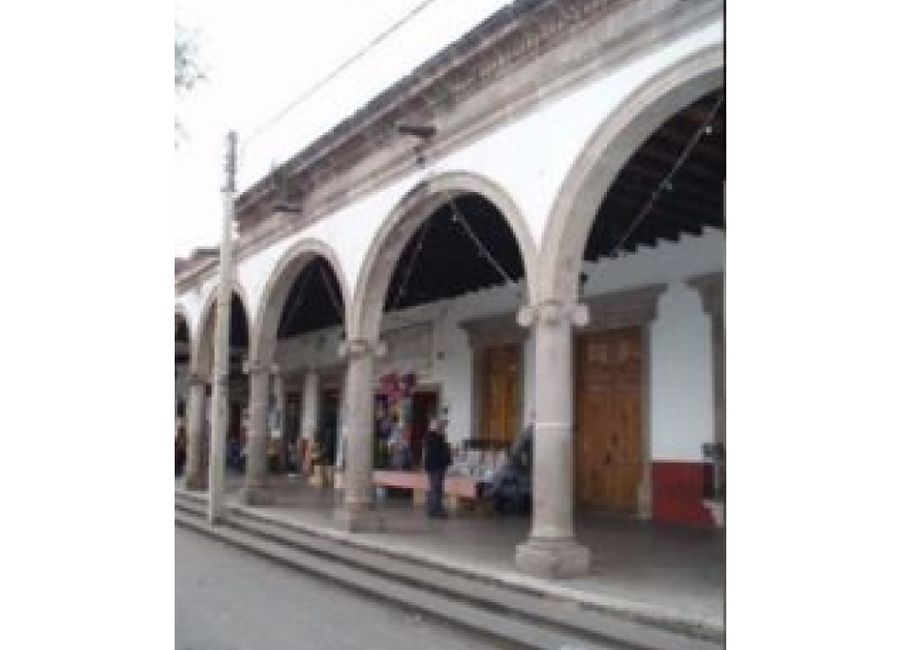 SE RENTA CASA HABITACION CON LOCALES COMERCIALES EN QUIROGA MICHOACAN