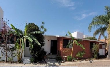 Casa en Venta Villas De IRAPUATO de una planta 4 recamaras en Privada