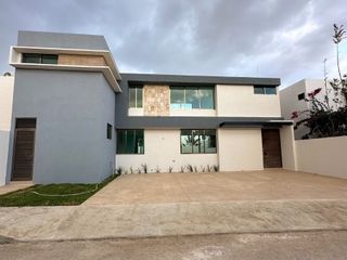 Casa (M.4) en Venta, San Diego Cutz Hacienda