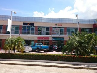 Renta de Local en Plaza Comercial en zona Centro en Avenida Gobernadores