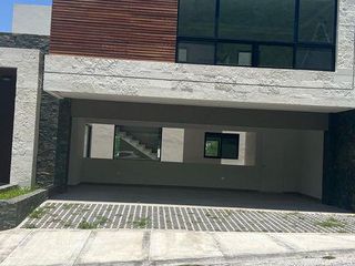 CASA EN VENTA EN LAS AGUILAS