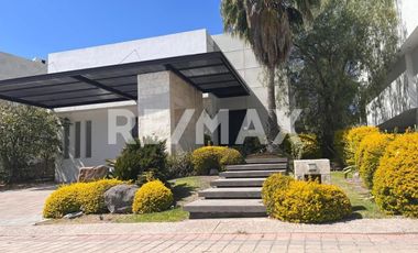 VENTA CASA  JURICA REGENCY