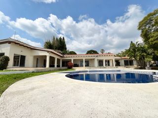 Casa Sola en Lomas de Atzingo Cuernavaca - ROQ-739-Cs