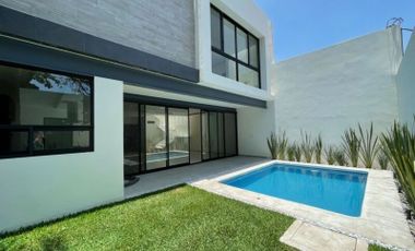 Casa nueva en venta con vigilancia, 4 recámaras en la zona dorada de Cuernavaca.