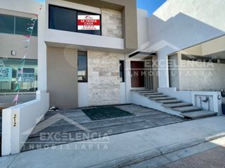 VENTA DE CASA MODERNA DE 3 NIVELES NUEVA EN FRACC LOMA ALTA TRES MARIAS.