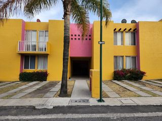 Se Vende Casa Duplex en Camino Real en PLANTA BAJA, de OPORTUNIDAD !!