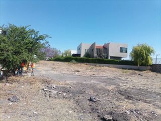 Terreno Residencial en Campanario de Querétaro frente a área verde, excelente ub