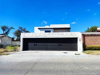 CASA EN VENTA EN RESIDENCIAL LOS NARANJOS