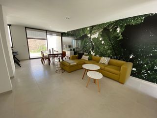 Preciosa Residencia en Zibatá, Alberca, Jardín, 3 Recamaras, Family Room, Lujo