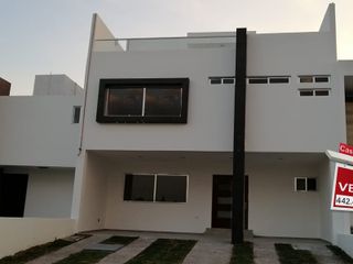 Residencia de Autor en Grand Juriquilla, ROOF GARDEN, 3 Recámaras, Estudio, LUJO