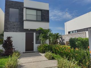 Casa en venta en Veracruz Fracc. Privado(Modelo Cádiz), Veracruz.
