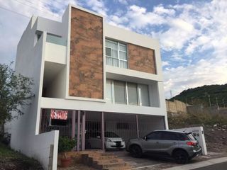 Se Vende Preciosa Casa en Punta Esmeralda, de lujo y de Autor !!